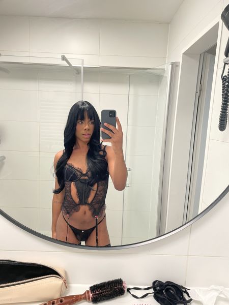 Welcome to my profile 

My name is Loren Campezatto, I’m 20 years old and I’m from Brazil 🇧🇷. I’m feminine, authentic and confident, and I enjoy encounters based on good chemistry, respect and mutual trust.

Feel free to contact me on WhatsApp for more information and to arrange a meeting.
I’m discreet, attentive and I care about making both of us feel comfortable. If you’re looking for pleasant and special company, you’ve come to the right place. 

 What you can expect:
Discreet and enjoyable meetings
Affection and sensual touch
 Kisses, when the chemistry is right
Massage
Light dominance
Active or passive
 Individual preferences discussed beforehand
Authentic photos, discretion and personalized service.
If you’re looking for feminine, stylish and uncomplicated company, I’d love to meet you. 