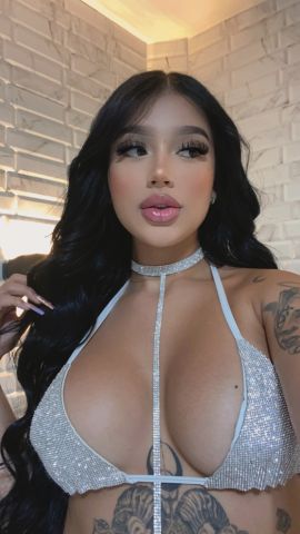 Esmeralda Model