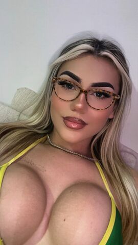 Mia myller
