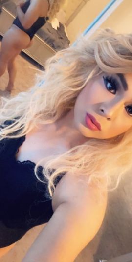 Roxxi Fox
