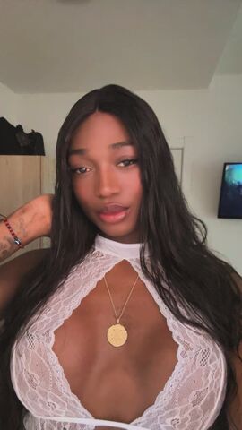 Alessia Noir