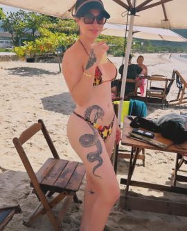 Rebeka Curtts
