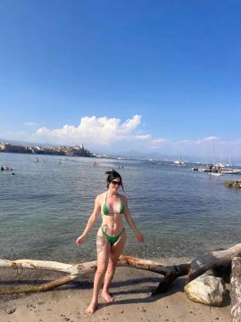 Rebeka Curtts