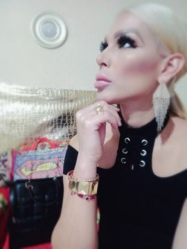 Alexandra Velázquez 