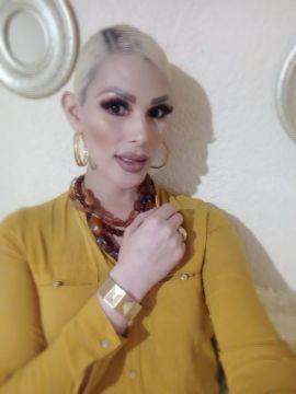 Alexandra Velázquez 