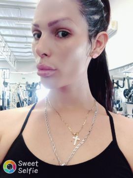 Alexandra Velázquez 