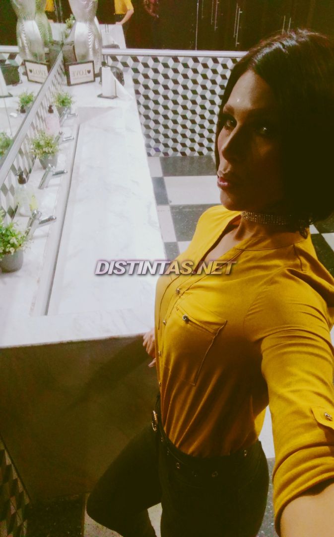 Alexandra Velázquez 