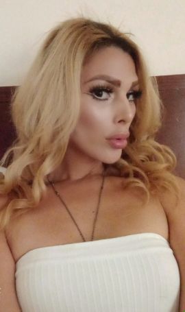 Alexandra Velázquez 