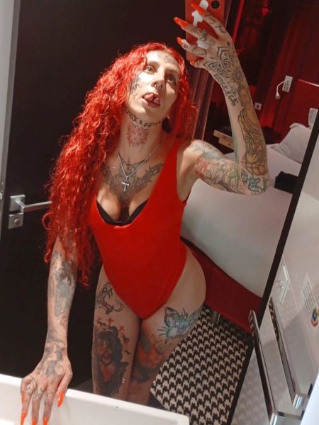¡Hola! Sexy!!

Me llamo Eva, disfruto siendo inter. 

Me encantan las personas cultas, serias, que tengan buena actitud y energía, y poder compartir gratas experiencias a su lado. 😉💖

Soy masajista y tengo una personalidad cálida y abierta a conocer lo que realmente desea tu mente, sin prejuicios. 

Puedo convertirme en tu cómplice y amiga, ¡lista para escucharte y para que la conexión sea total! ✨😏



Welcome I'm Eva I'm from Colombia, enjoy to share with nice people to have good time together.

I don't like to judge others, I just want that u find a good friend in me to spend amazing moments.

I have place or I can go to your place if you can afford the cars, feel welcome I'm good masseur n inter