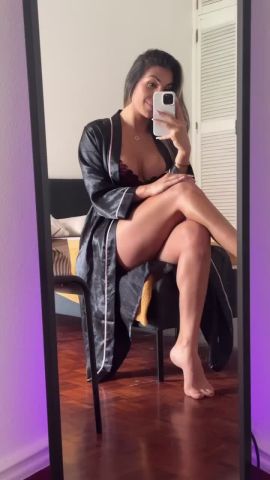 Larissa Fox 