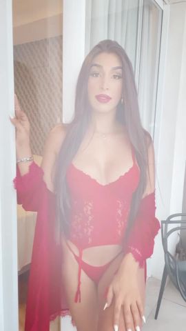 Larissa Fox 