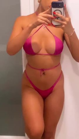 Larissa Fox 