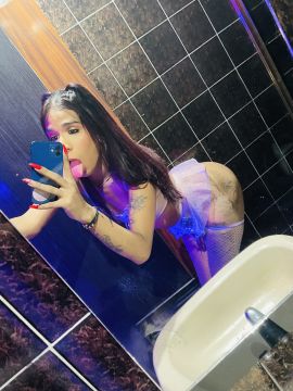 Anthonella C