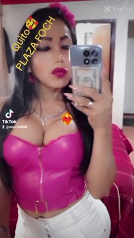 Jaslene González 