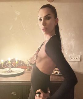 Veronica Lavey