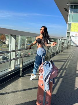 Ximena Golden