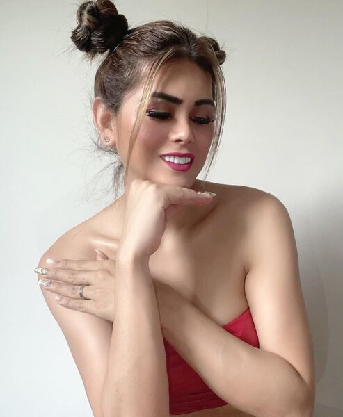 Helen Hot