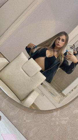 Alexandra Leon