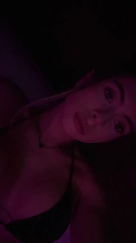 Alexandra Leon