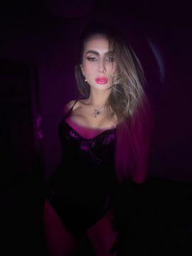 Alexandra Leon