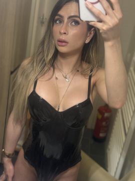 Alexandra Leon