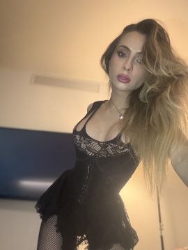Alexandra Leon