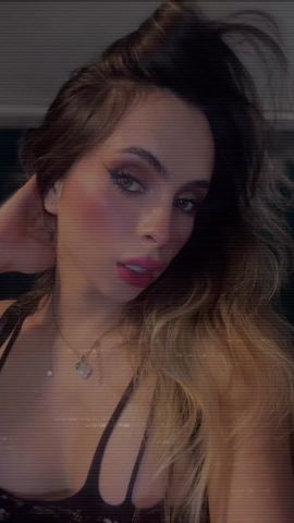 Alexandra Leon