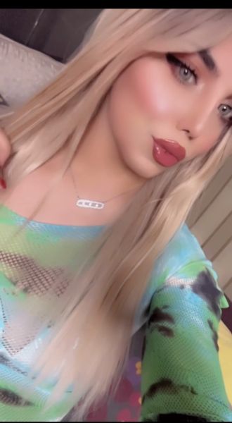 مرحبا بالجميع 
Welcome to my beautiful world.
Come to me.let me Care of you.
Let us Live something different and special
Are you ready ?? 
Honestly I'm always hot what about you? 
Hygiene obligatoire
Merci pour votre compréhension . A. Bientôt 

