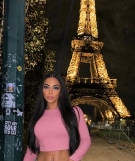 Anitta 100% feminine