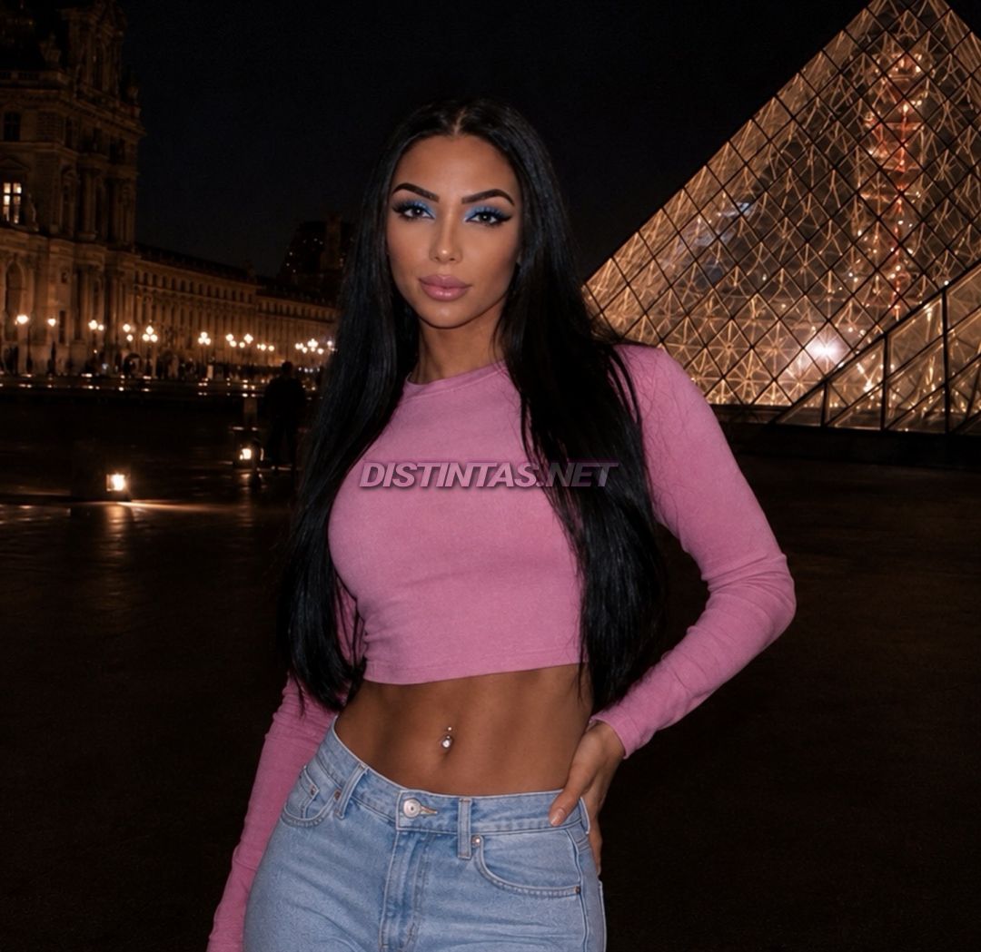 Anitta 100% feminine