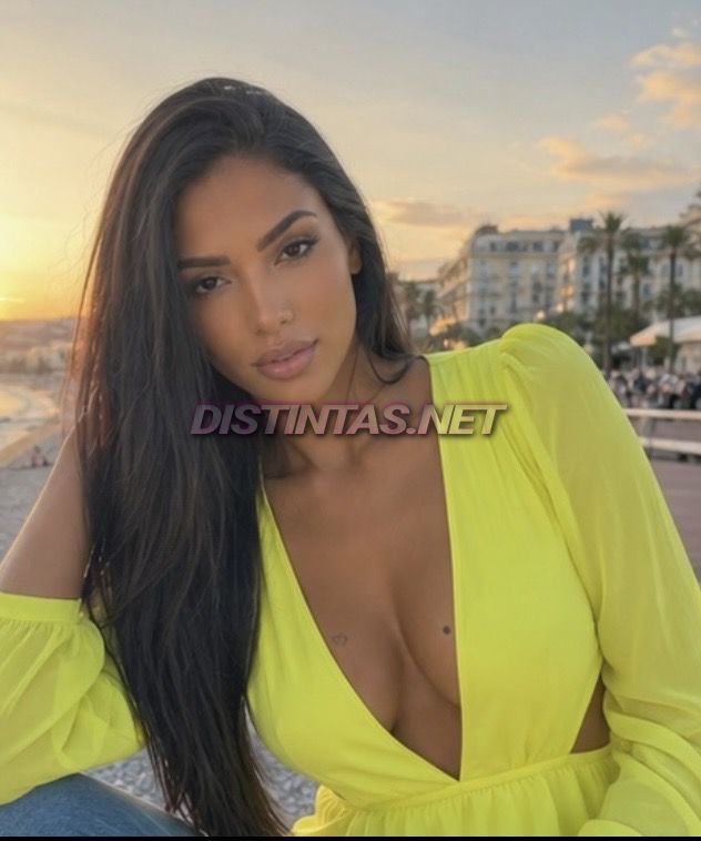 Anitta 100% feminine