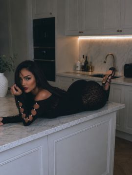 Anitta 100% feminine