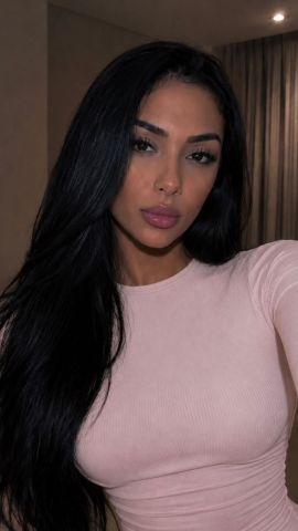 Anitta 100% feminine