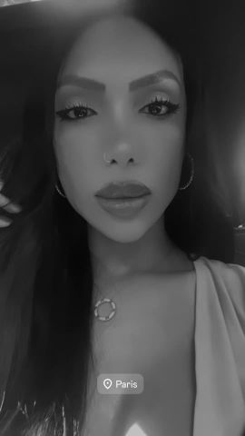 Anitta 100% feminine