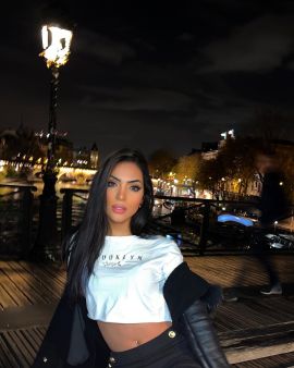 Anitta 100% feminine