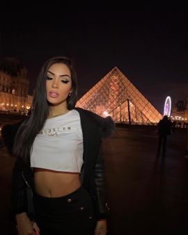 Anitta 100% feminine