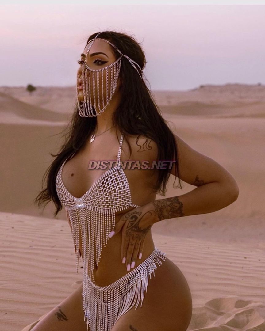 Anitta 100% feminine
