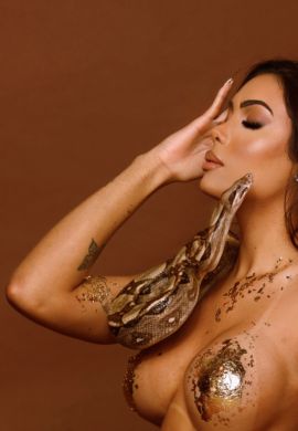 Anitta 100% feminine