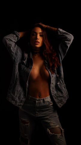 Anitta 100% feminine