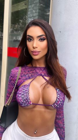 Anitta 100% feminine