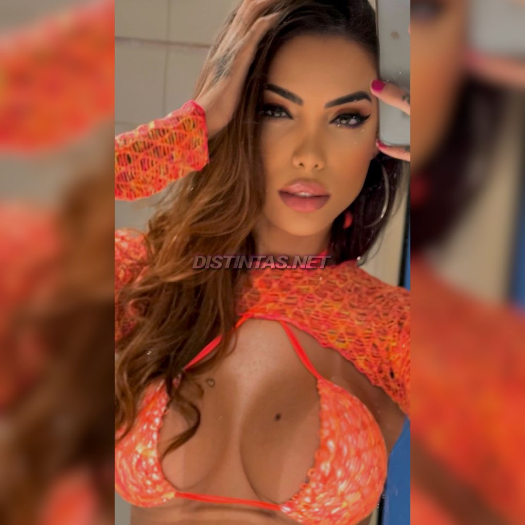 Anitta 100% feminine