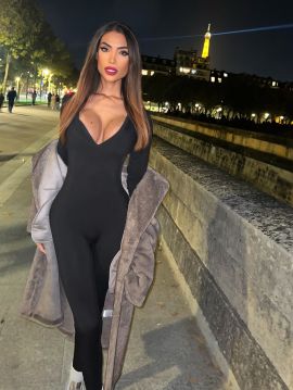 Anitta 100% feminine