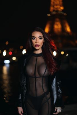 Anitta 100% feminine