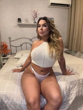 Ella G