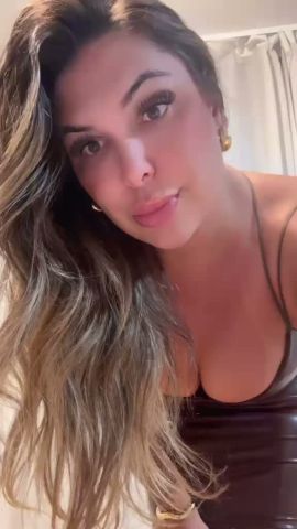 Ella G