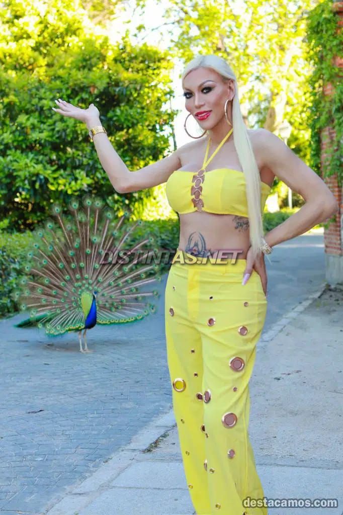 Nina la Divina