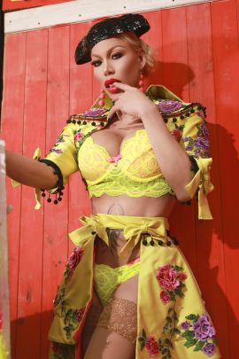 Nina la Divina