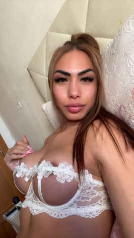 Laura Naomi*