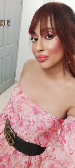  Shemale Sunayna