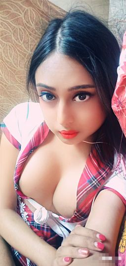  Shemale Sunayna
